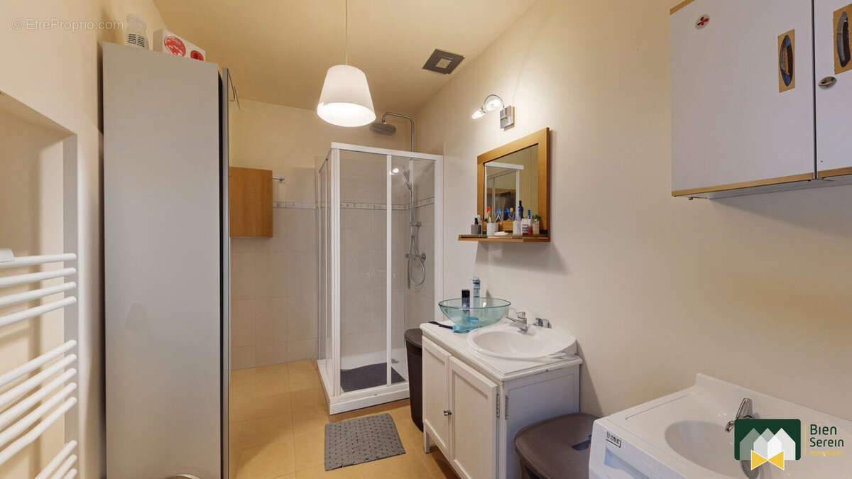 Salle d&#039;eau - Maison à COLTAINVILLE