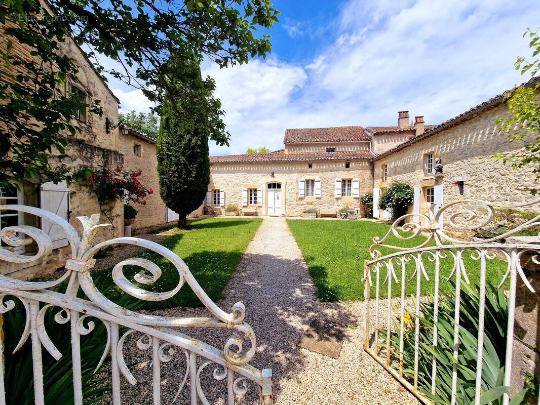 Maison à PUY-L'EVEQUE