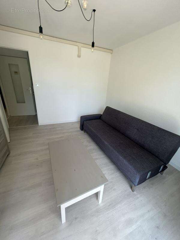 Appartement rénové vendu libre secteur Ernest Hemingway à NIMES - photo 4