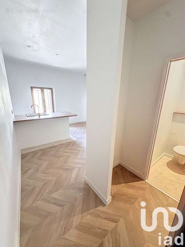 Appartement 41 m² à Uzes  - photo 2