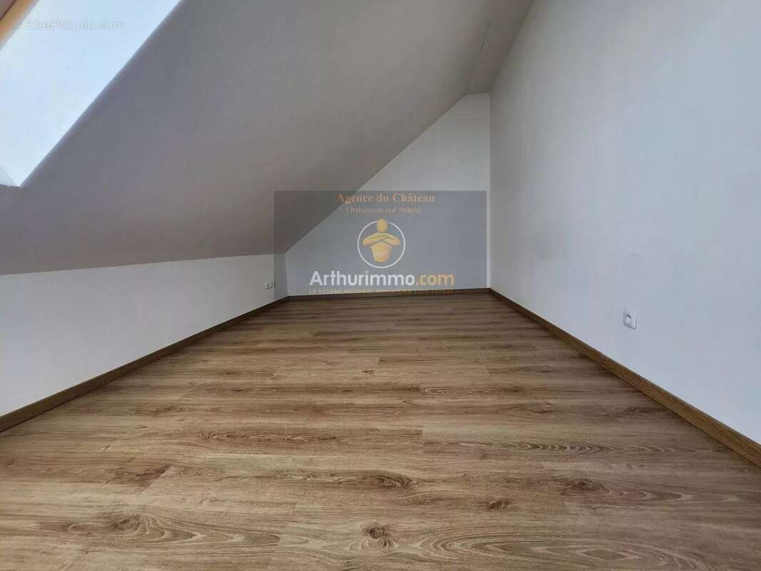 Appartement à CHENNEVIERES-SUR-MARNE