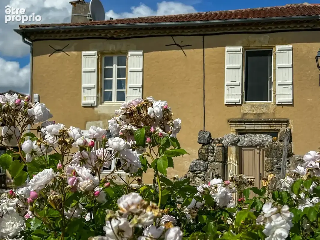 Maison de Village avec Vue Imprenable, Jardin et Cour - photo 17