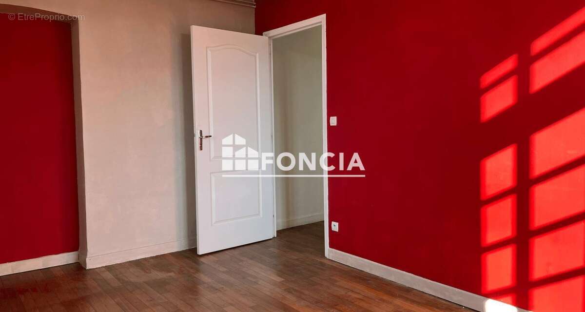 Appartement à LA FERE