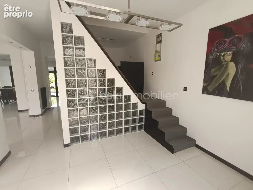 Au calme, magnifique maison semi-individuelle pleine de charme et baignée de lumière, avec grand jardin + potentiel d’agrandisse - photo 9