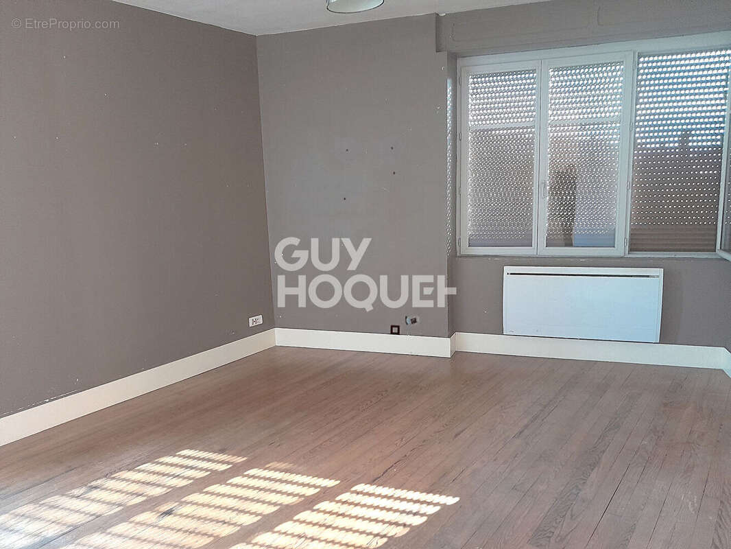 Appartement à CHAVANNES-SUR-SURAN