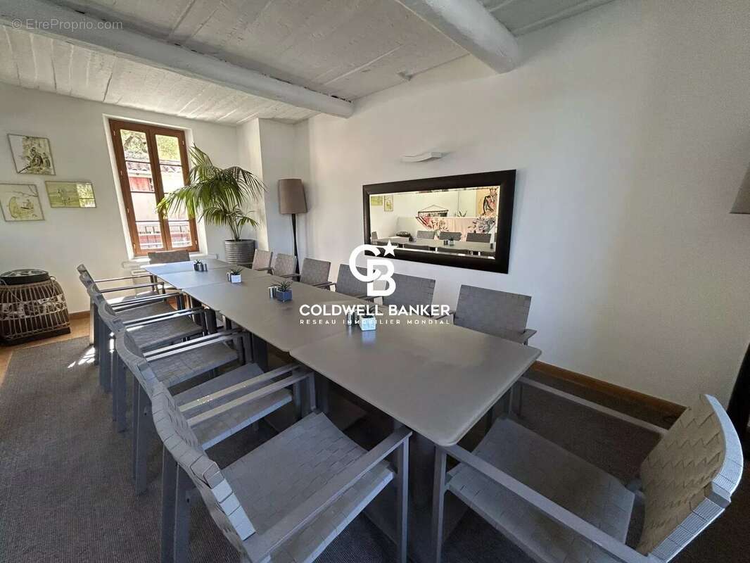 Commerce à SAINT-MANDRIER-SUR-MER