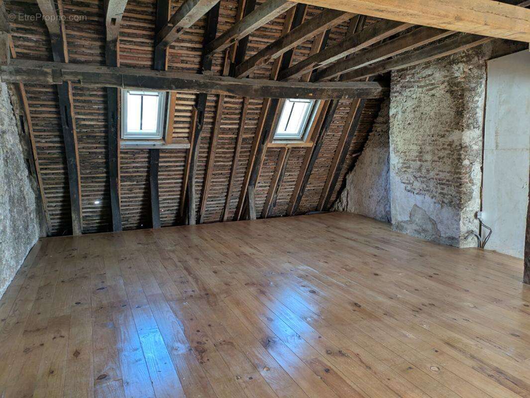 Appartement à LA CHARITE-SUR-LOIRE