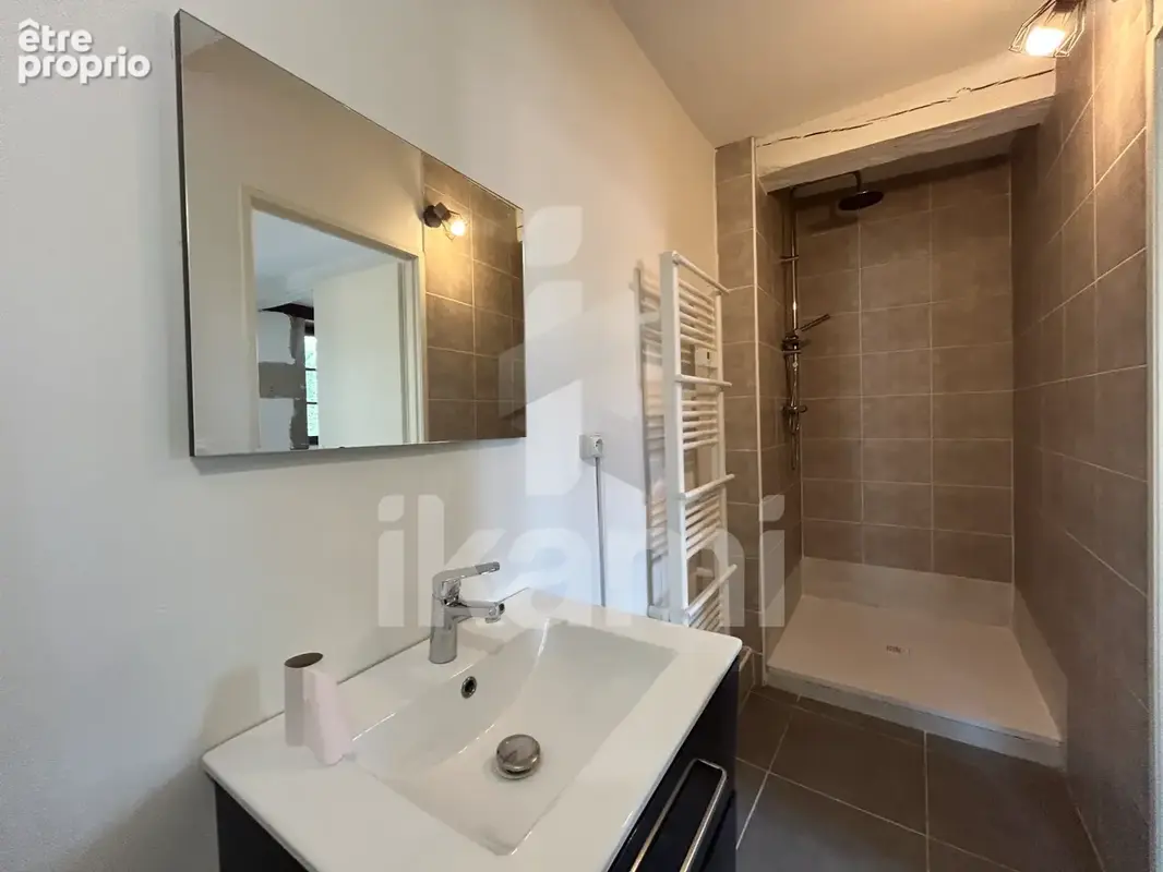 Investissement locatif, lot de 3 studios rénovés en centre ville de Bourg de péage - photo 13