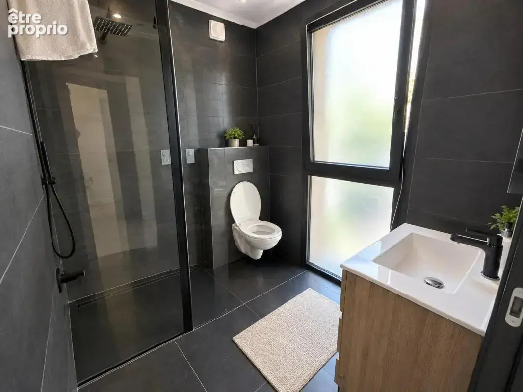 A vendre : villa neuve contemporaine avec piscine – 166 m² t5 - photo 8