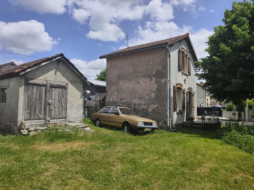 Maison à MESSEIX