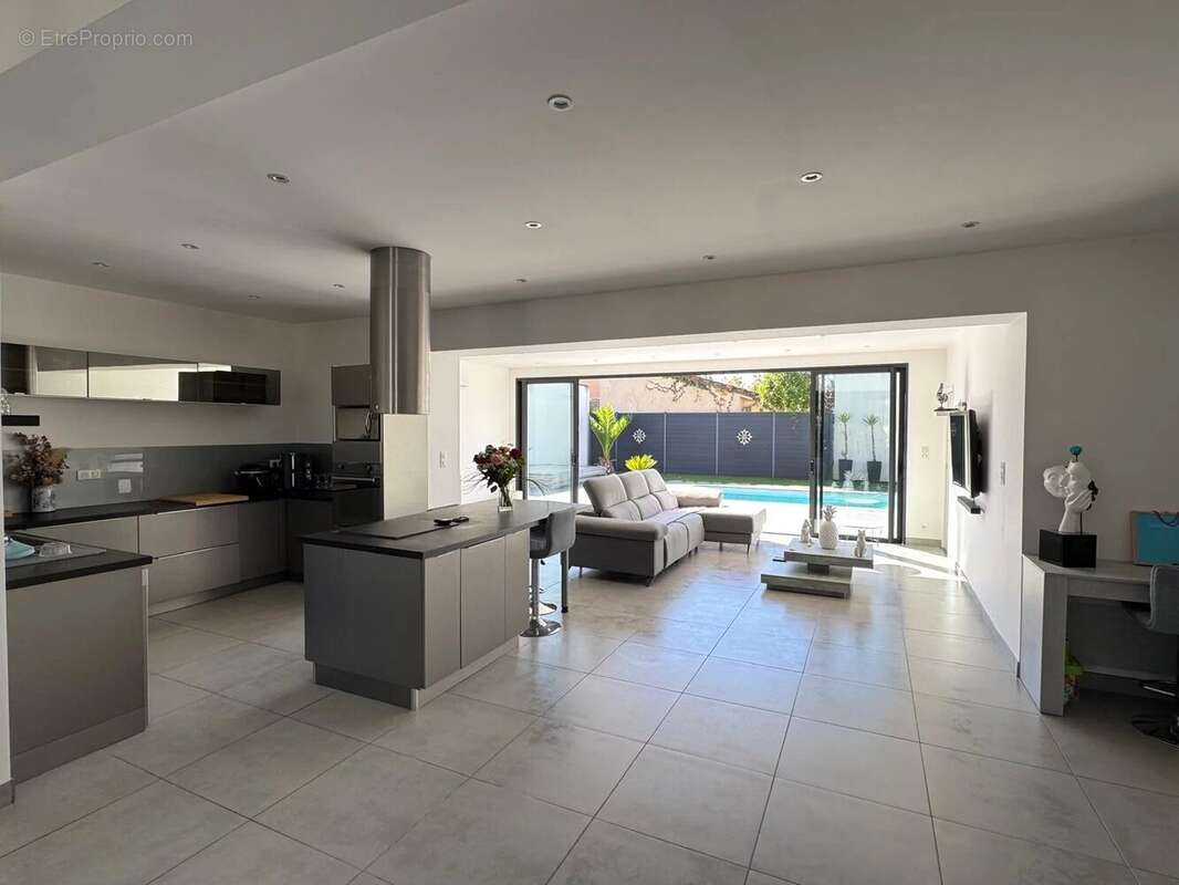 Maison en plein centre de Saint-Sulpice – Sans frais d'agence - photo 3