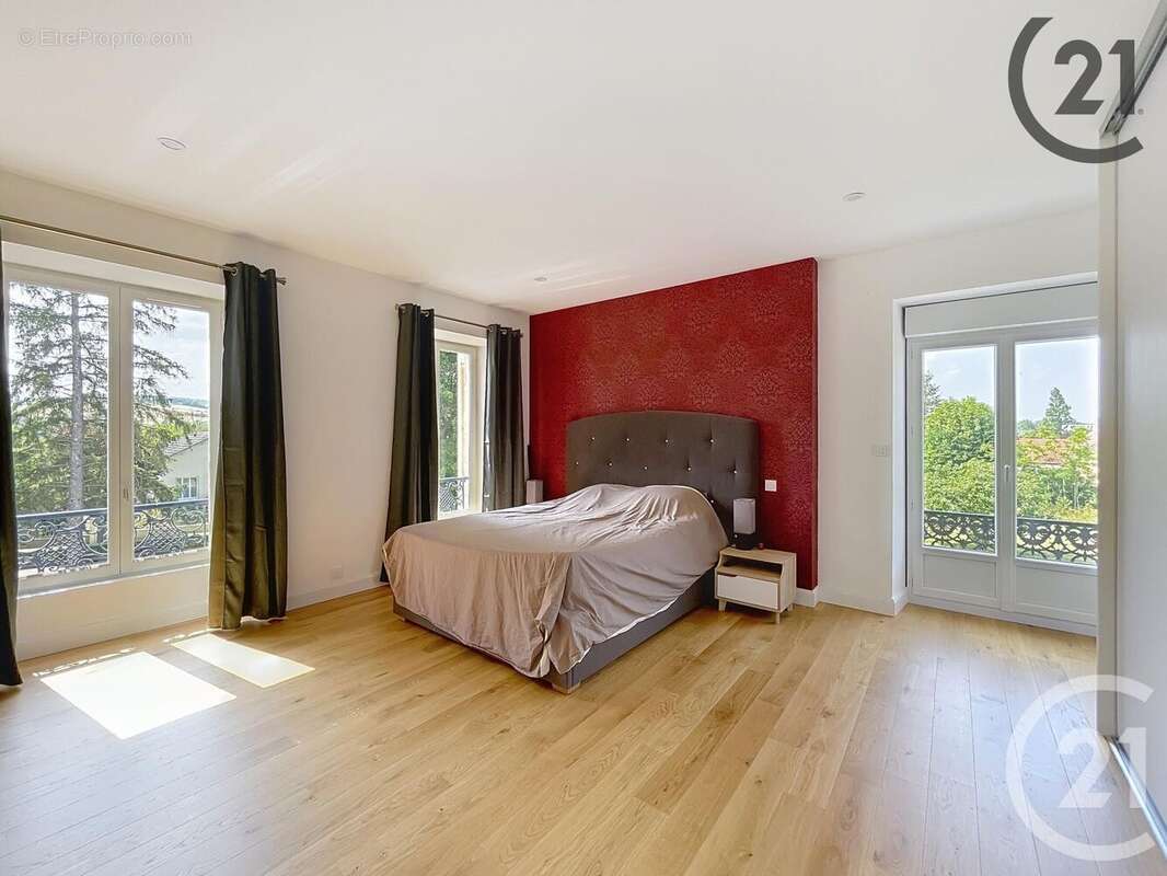 Maison à CHAMPS-SUR-YONNE