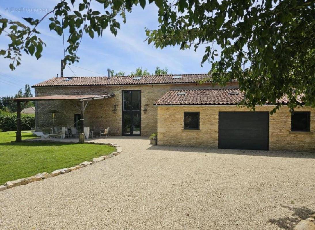 Maison à CHARROUX