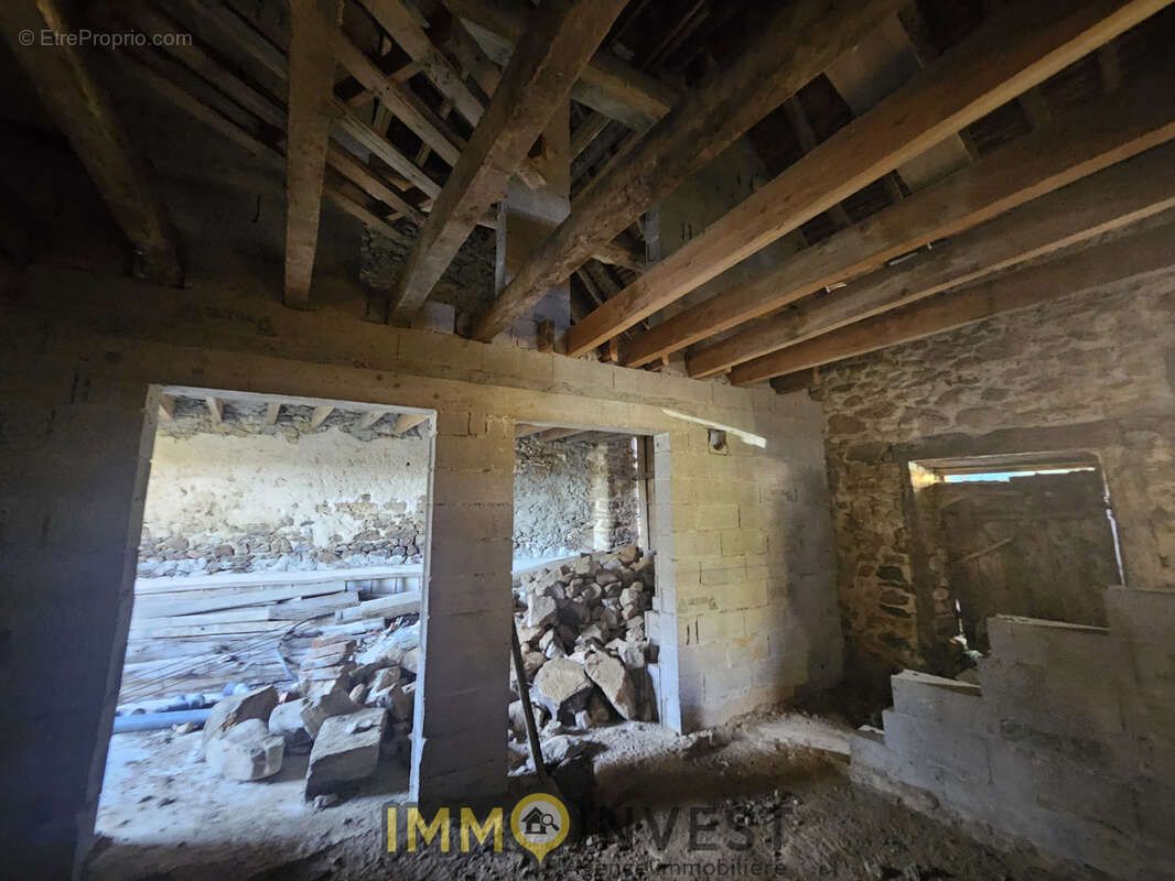 Maison à SAINT-HILAIRE-LES-PLACES