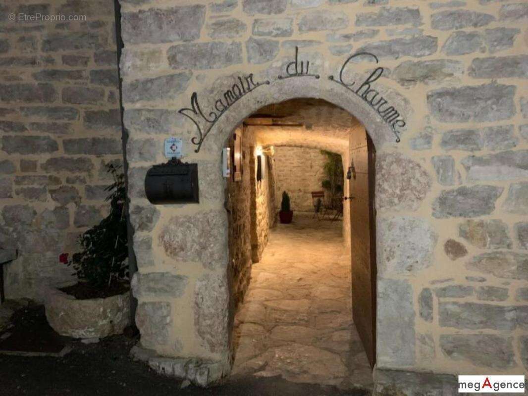 Maison à SAINTE-ENIMIE