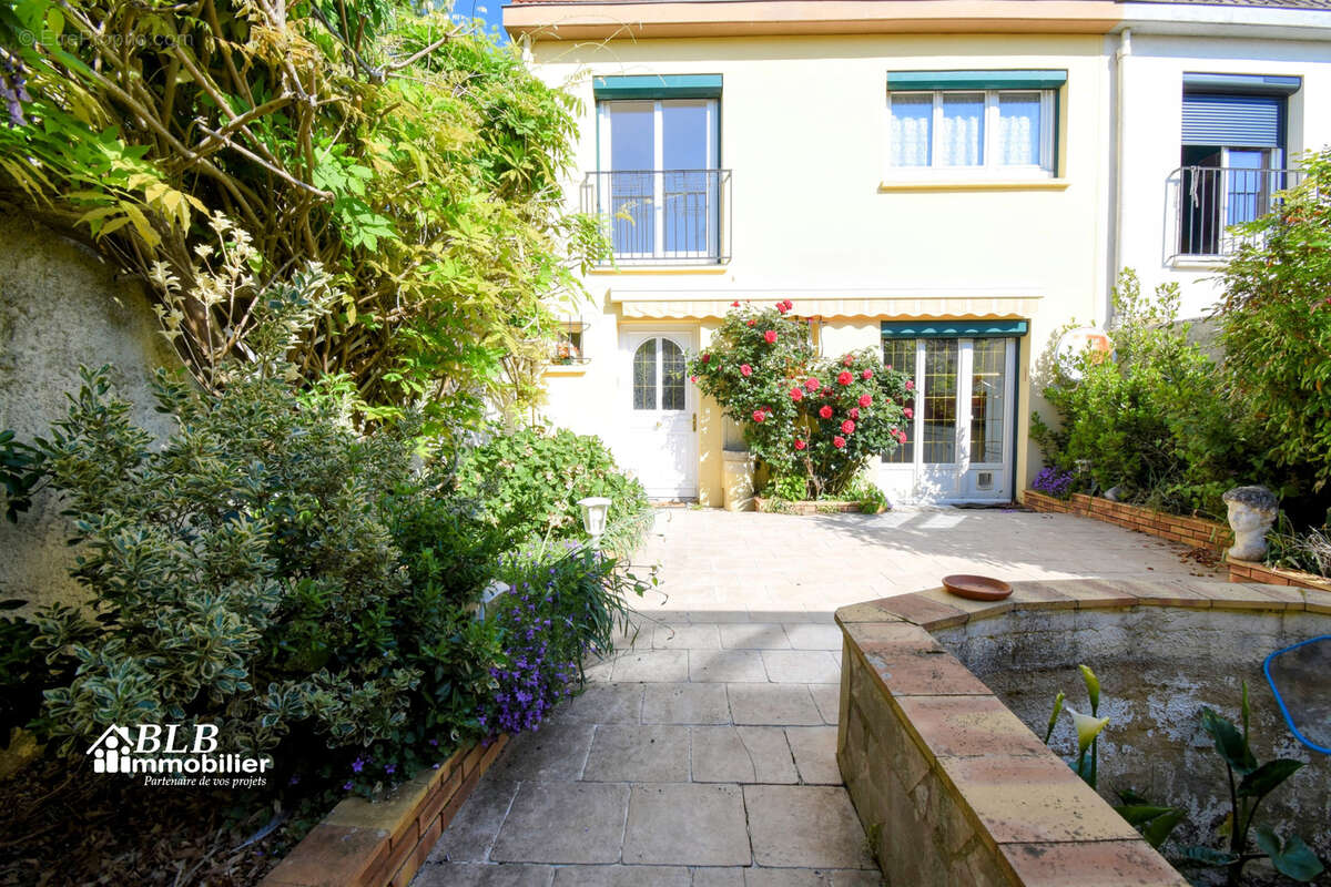 Maison à MAUREPAS