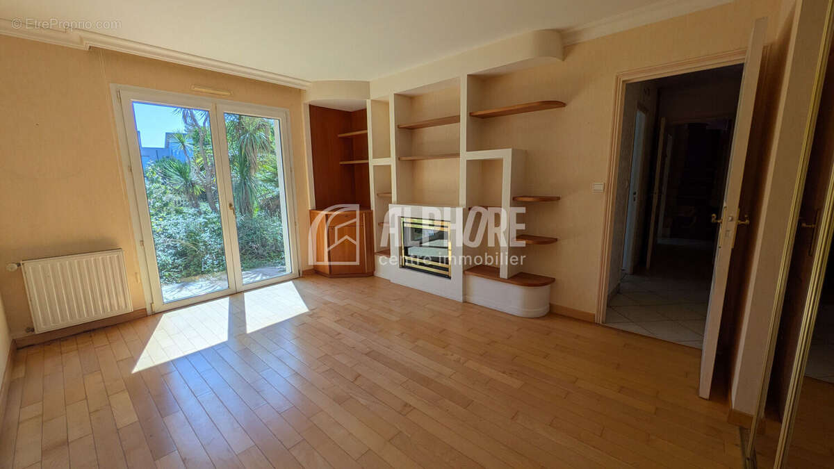 Maison Saint Nazaire 7 pièce(s) 215 m2 - photo 6