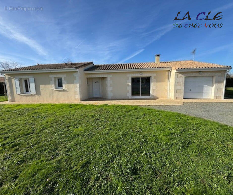 Maison à FAYE-SUR-ARDIN