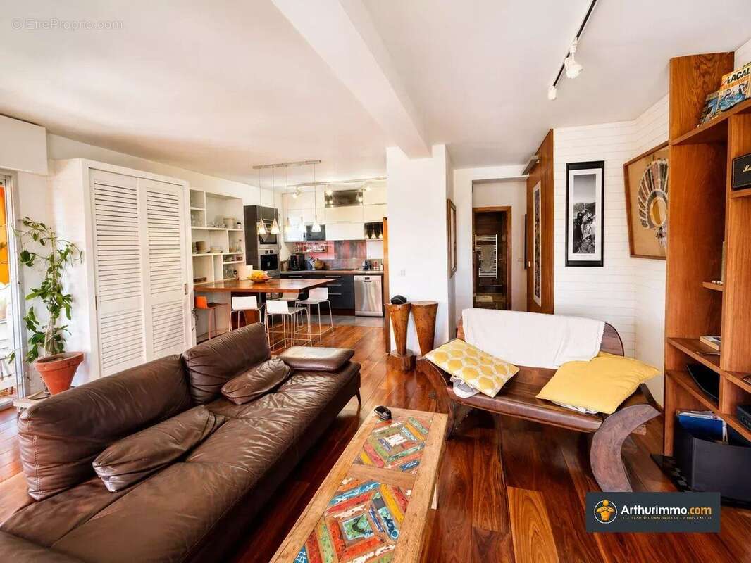 Appartement à SAINT-LAURENT-DU-VAR