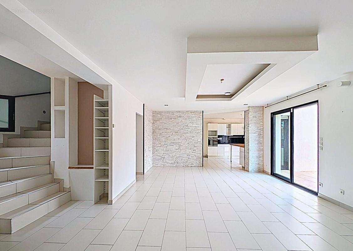 Maison Sainte Luce Sur Loire 5 pièces 130 m2 - photo 2