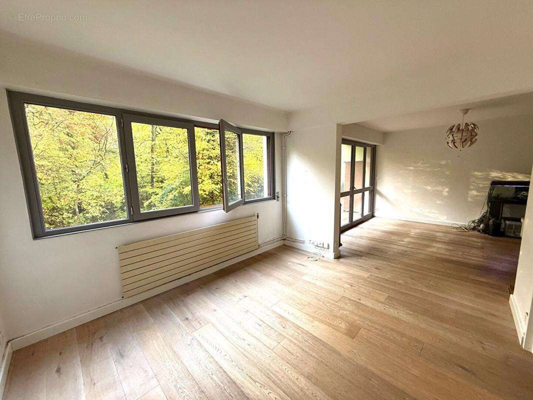 Appartement à VILLE-D'AVRAY