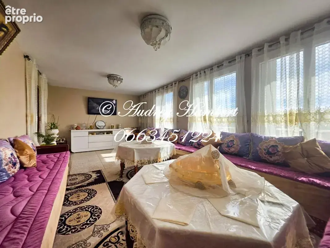 Appartement à FORCALQUIER