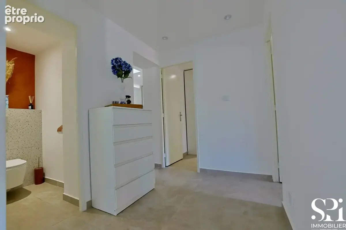 Maison de plain-pied avec piscine, jardin et garage — Toulon, quartier Sainte-Anne / Siblas - photo 14