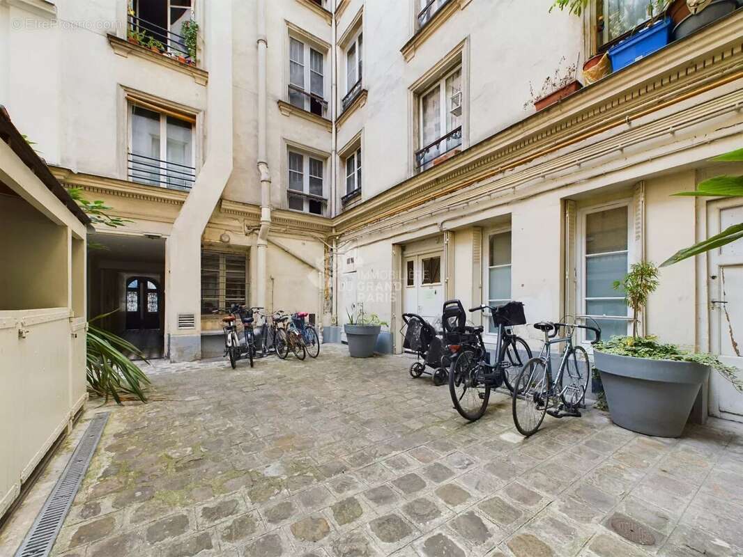 Appartement à PARIS-10E