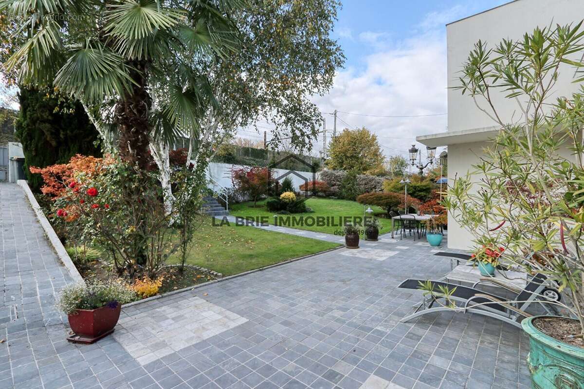 Maison 131 m² à Quincy-Sous-Senart  - photo 8