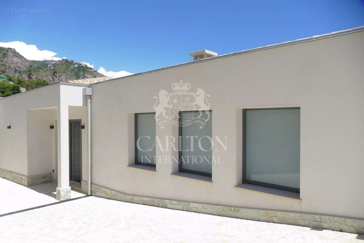 Maison à EZE