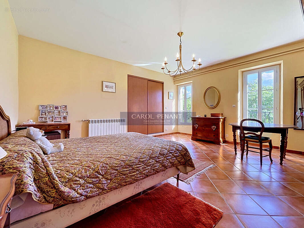 Maison à LE PONTET