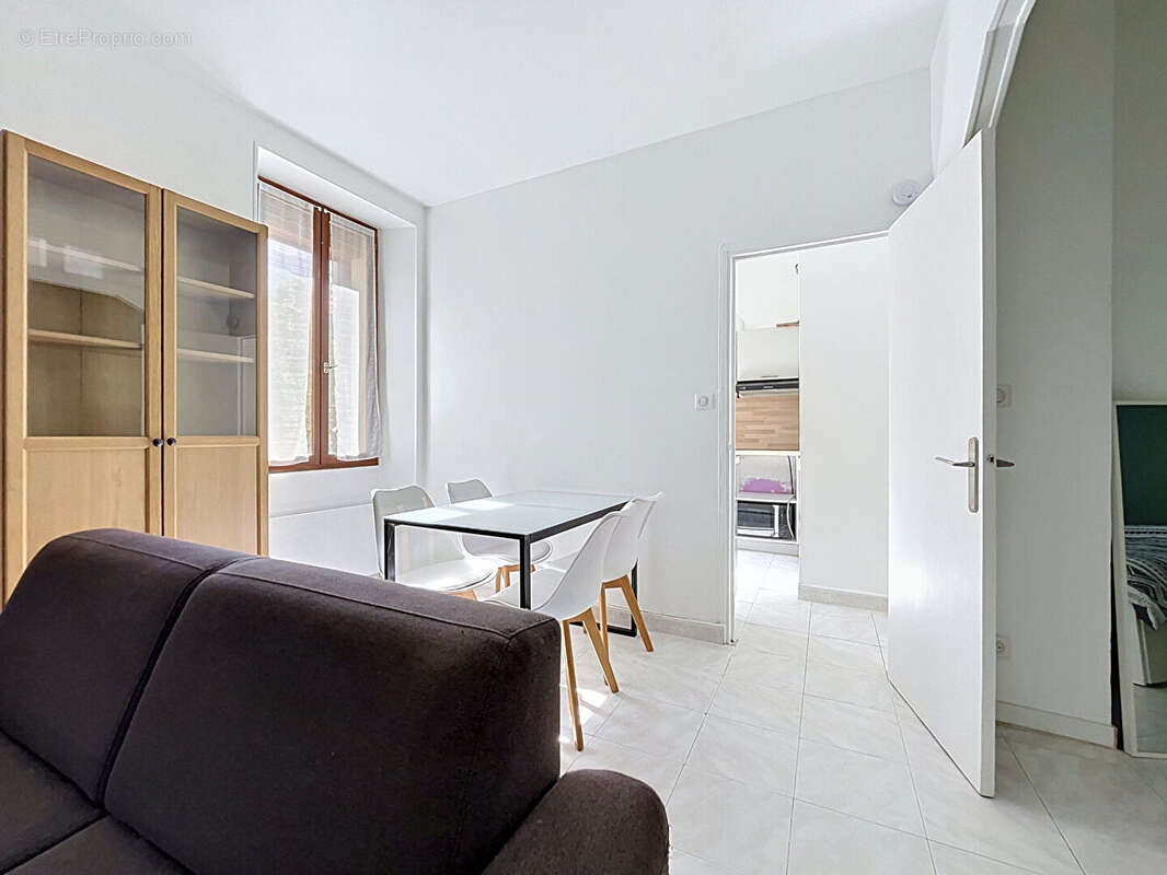 Appartement à MARSEILLE-4E