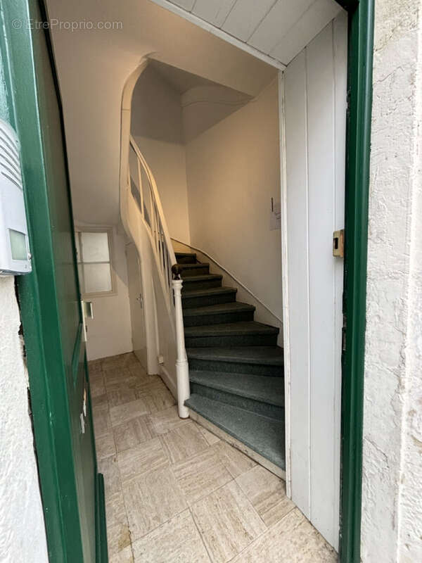 Hyper centre immeuble mixte local commercial et triplex f4 - photo 14