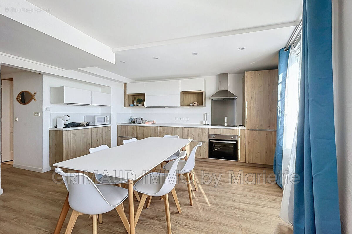 Appartement à GRIMAUD