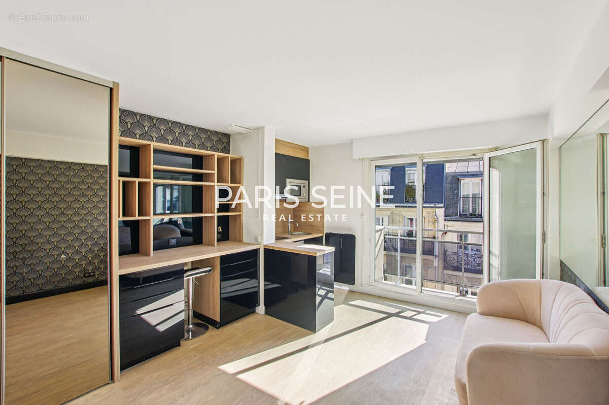 Appartement à PARIS-18E