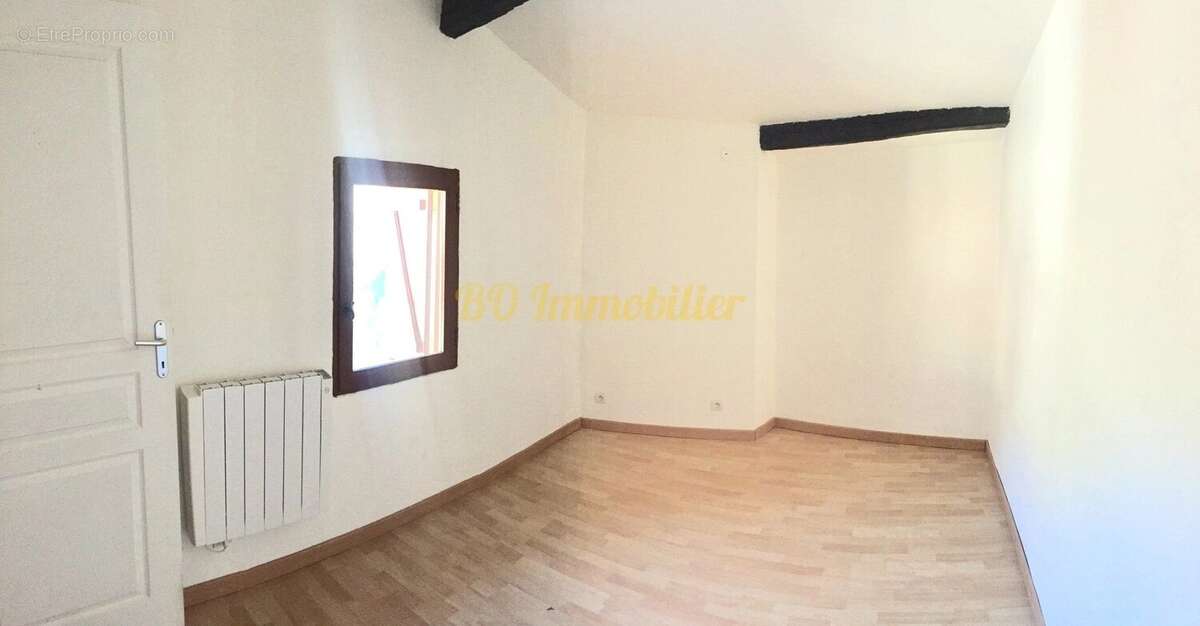 Appartement à ROQUESTERON