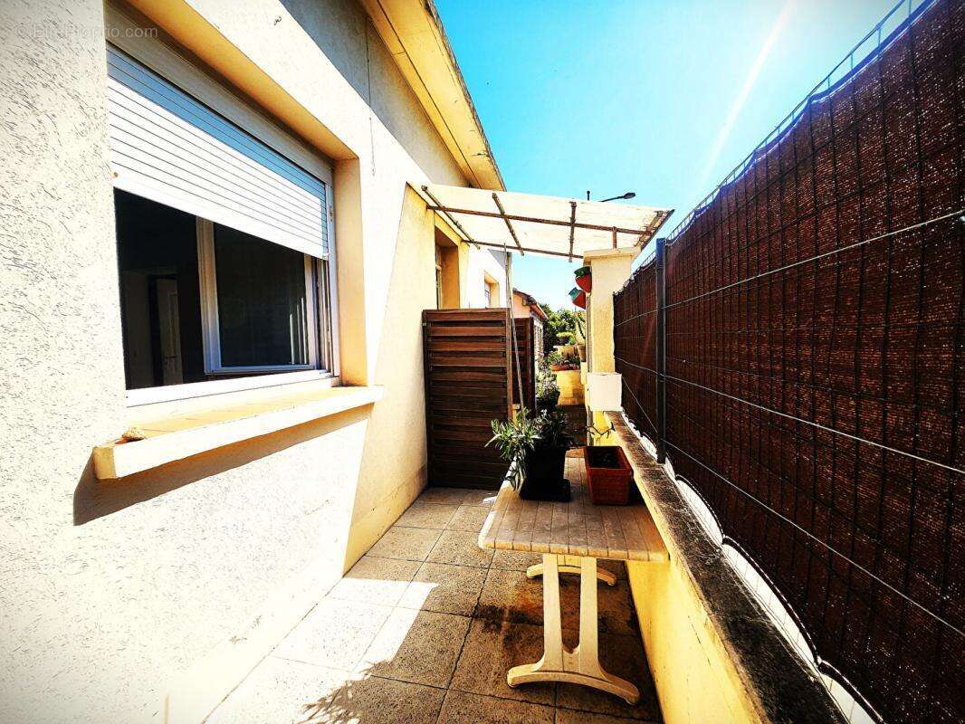 Appartement à MAUGUIO