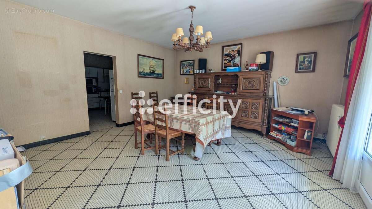Maison 226 m² à Rochecorbon  - photo 4