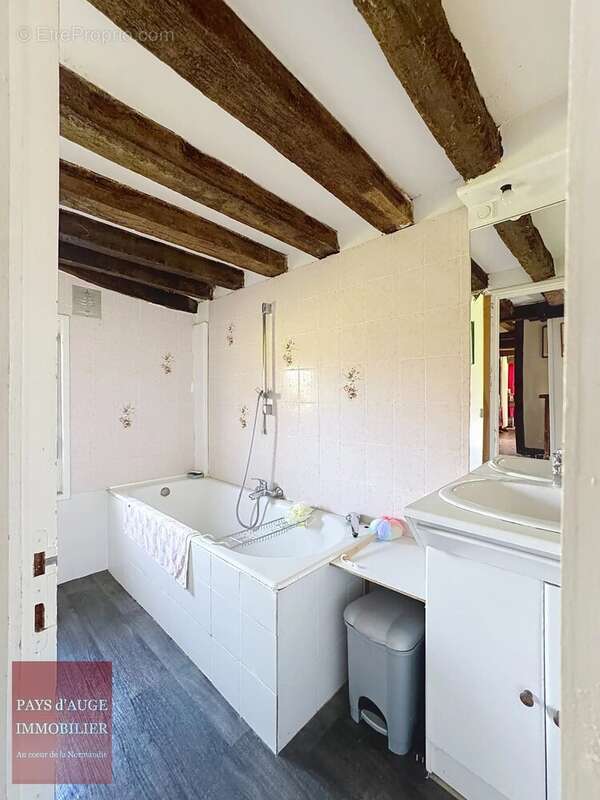 Maison à SAINT-GEORGES-EN-AUGE