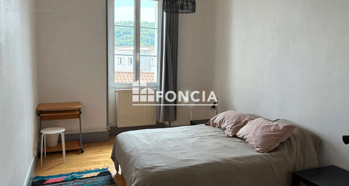 Appartement T2, environ 47 m2, plein centre de Cahors - photo 7