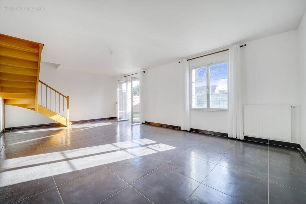 Maison à LIMEIL-BREVANNES