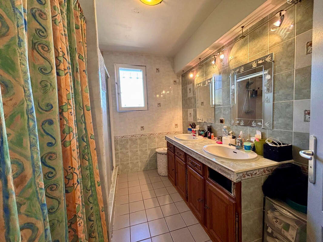 Maison à GREOUX-LES-BAINS