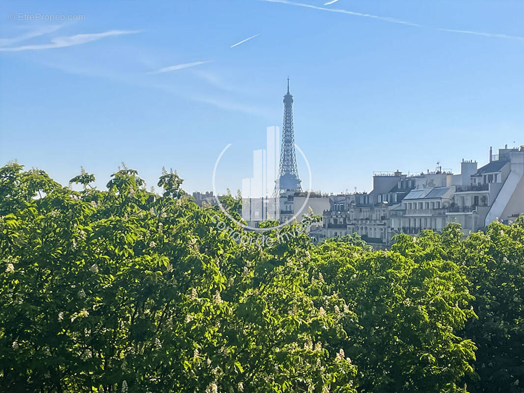 Appartement à PARIS-16E