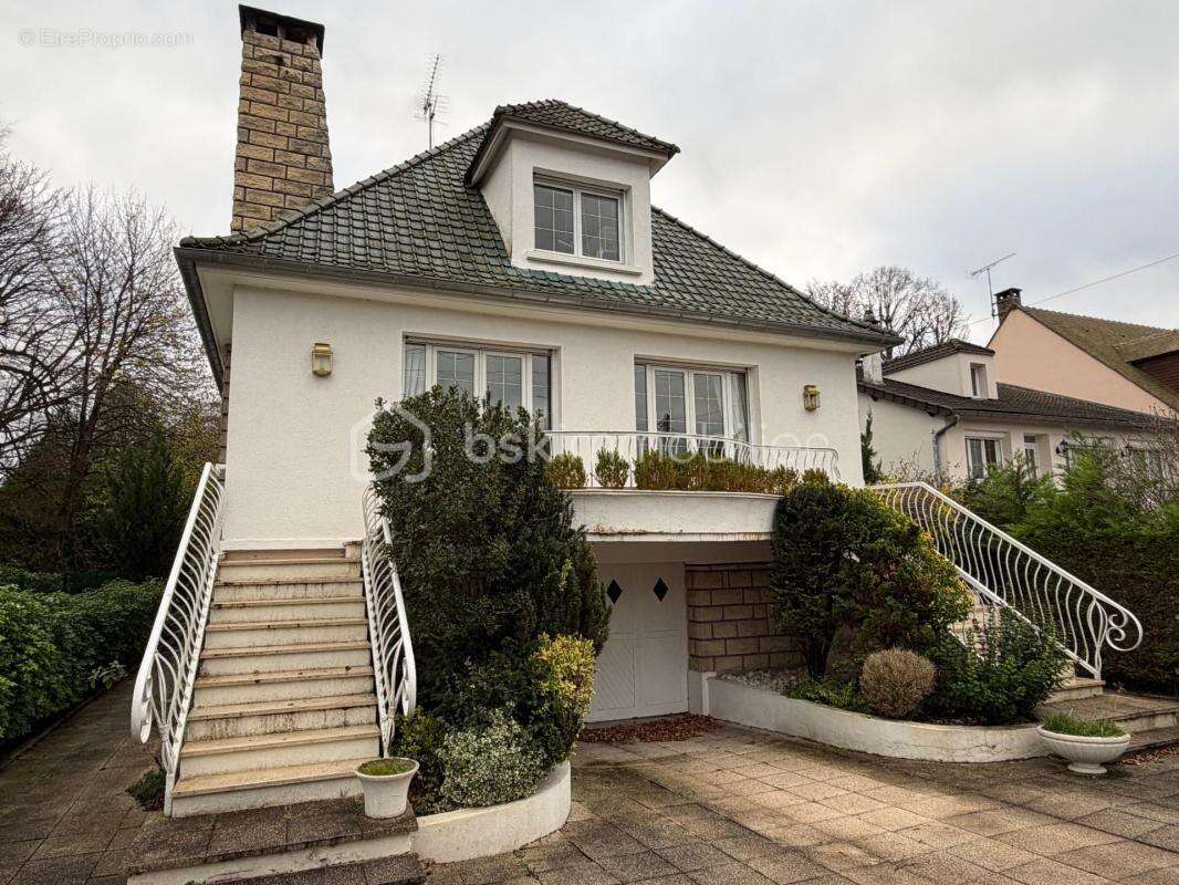 Maison à CORBEIL-ESSONNES