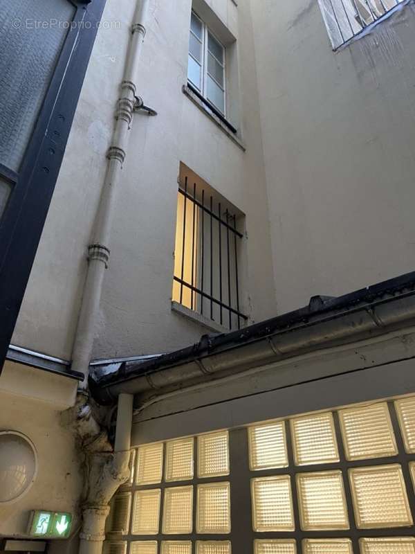60 m² à Paris-2e  - photo 2
