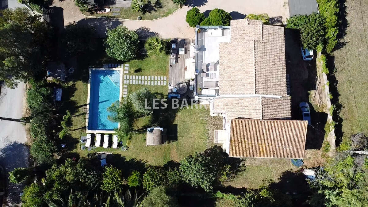Villa de prestige à vendre à Ramatuelle   À pied de Tahiti Beach et des plages de Pampelonne. - photo 3