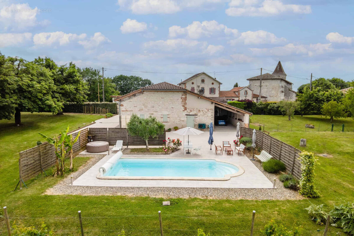 Maison à SAINT-PAUL-D'ESPIS