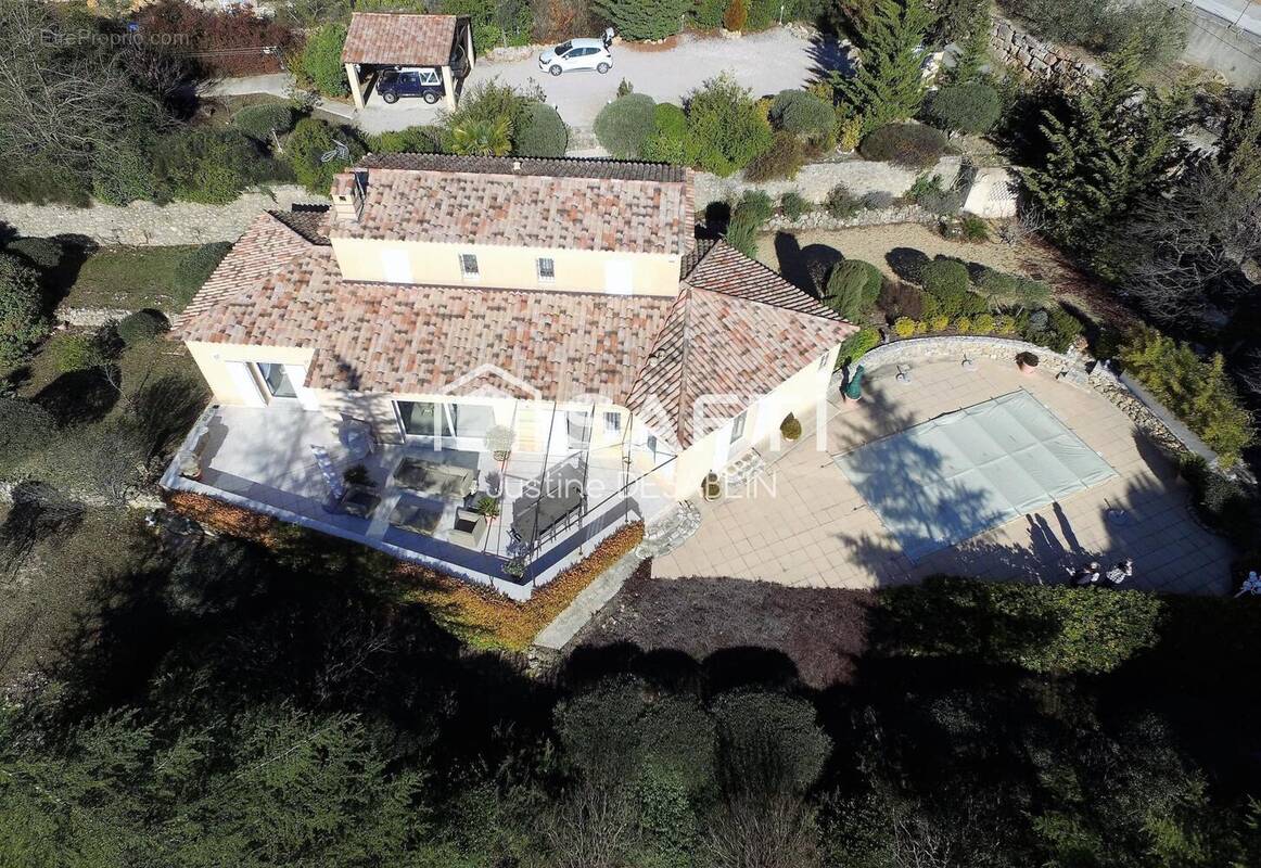 Photo 1 - Maison à VARAGES