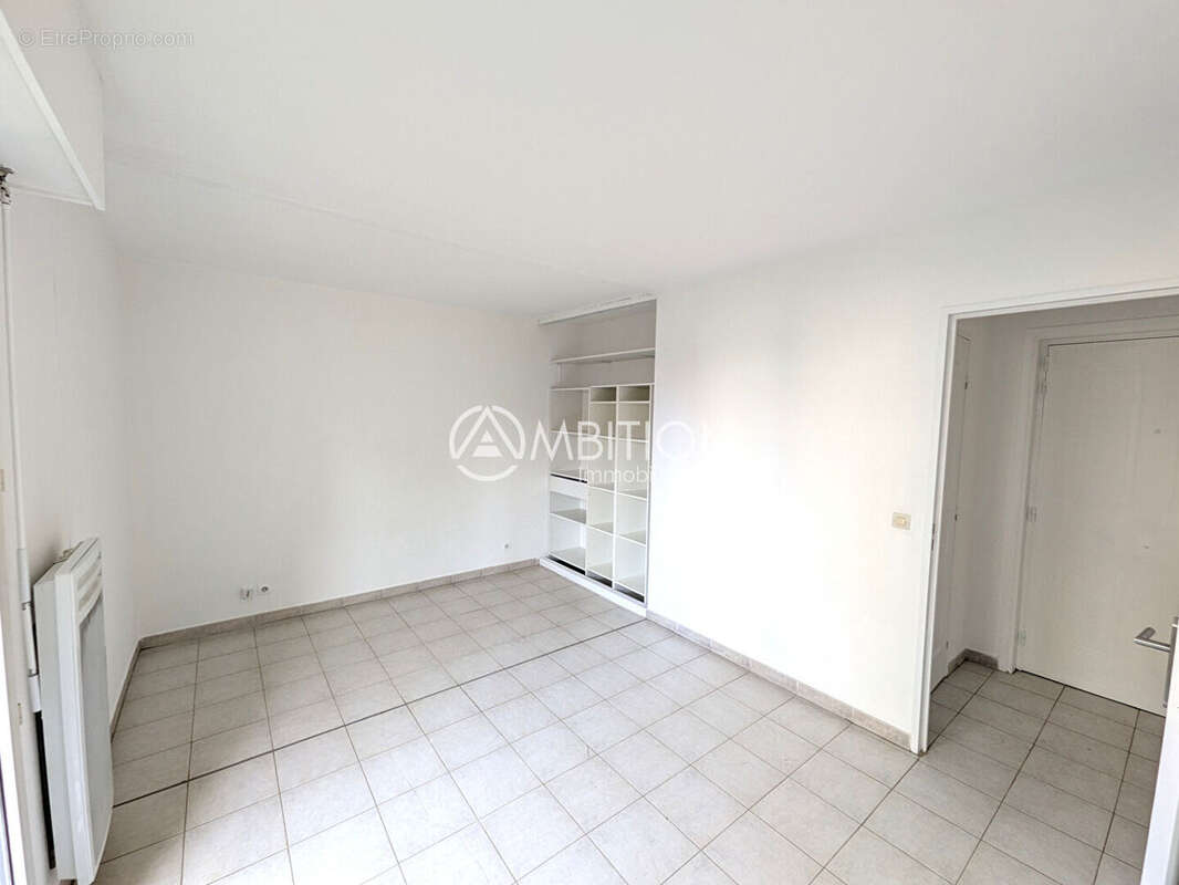 Exclusivité AMBITION IMMOBILIER : Charmant appartement 2 pièces en rez-de-chaussée à Fréjus, bord de mer - photo 7