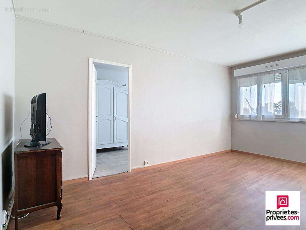 Appartement à GRAND-CHARMONT